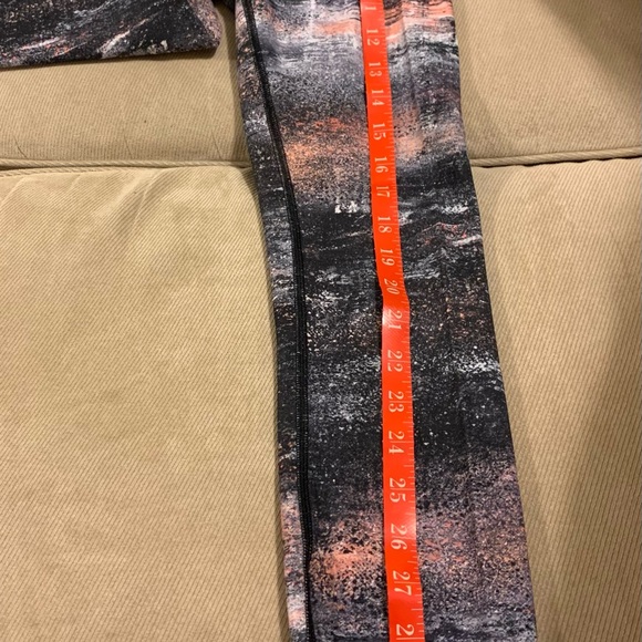 Lululemon - Picture 5 of 6